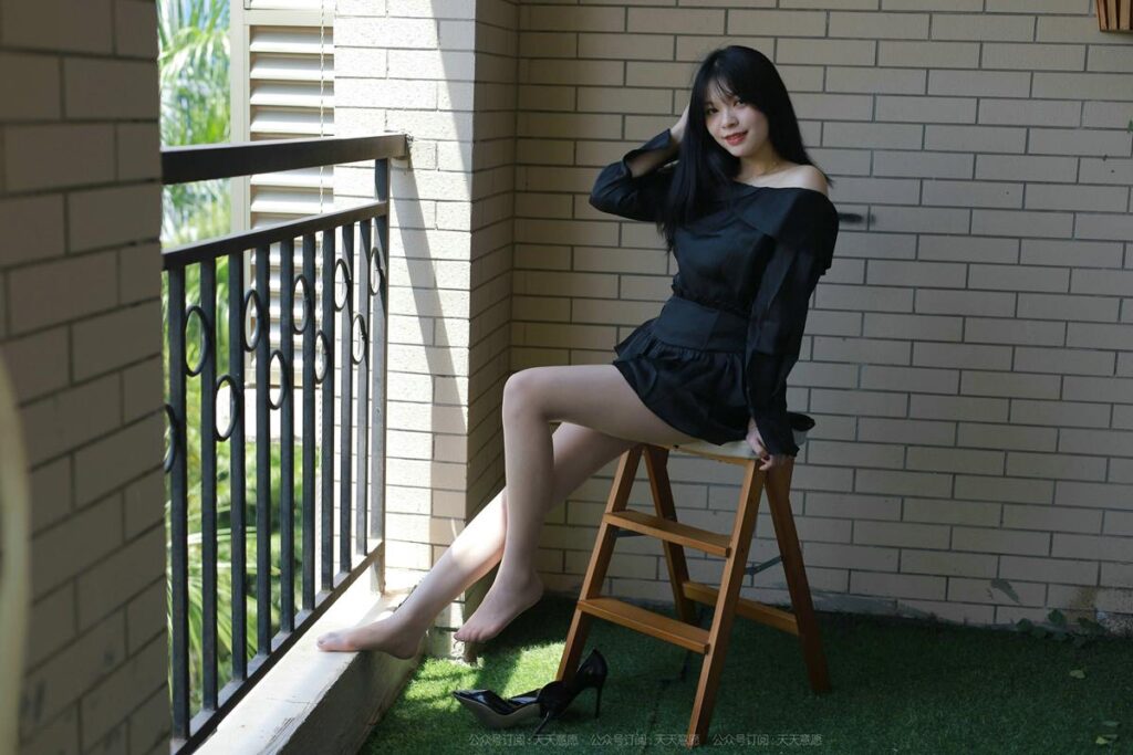 [IESS異思趣向] 2021.08.23 絲享家 898：小七《一字肩短裙》[91P/135MB]插圖