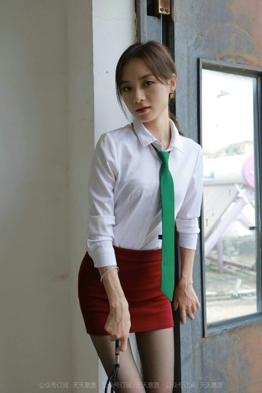 [IESS異思趣向] 2021.08.26 絲享家 901：小六《狂野天臺(tái)》[88P/107MB]-無料攝影圈