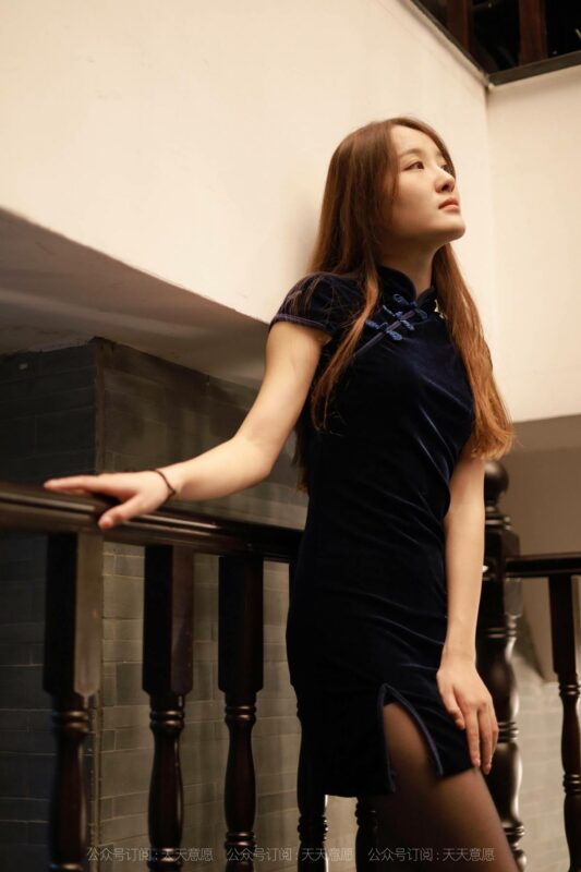 [IESS異思趣向] 2021.09.24 絲享家 928：婉蘋《迷人黑色旗袍》[85P/153MB]-無料攝影圈