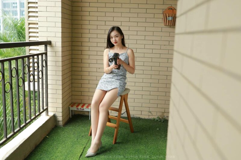 [IESS異思趣向] 2021.10.14 絲享家 947：星星《碎花短裙》[77P/174MB]-無料攝影圈