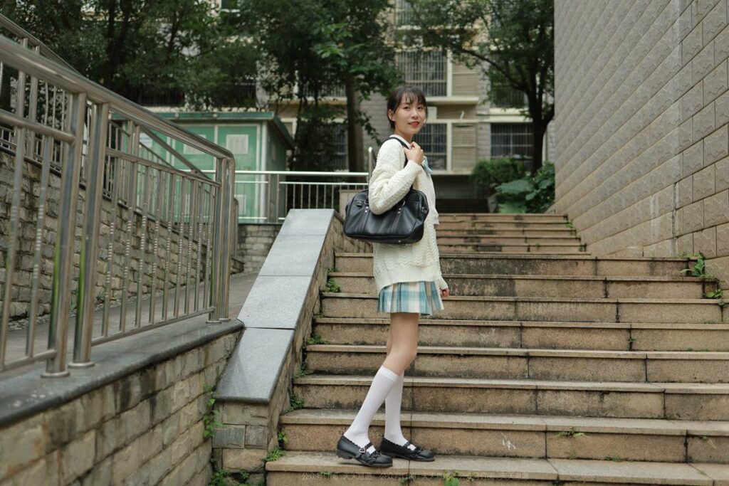 [IESS異思趣向] 2021.11.02 絲享家 963：團(tuán)團(tuán)《長(zhǎng)腿JK裝》[94P/119MB]插圖1