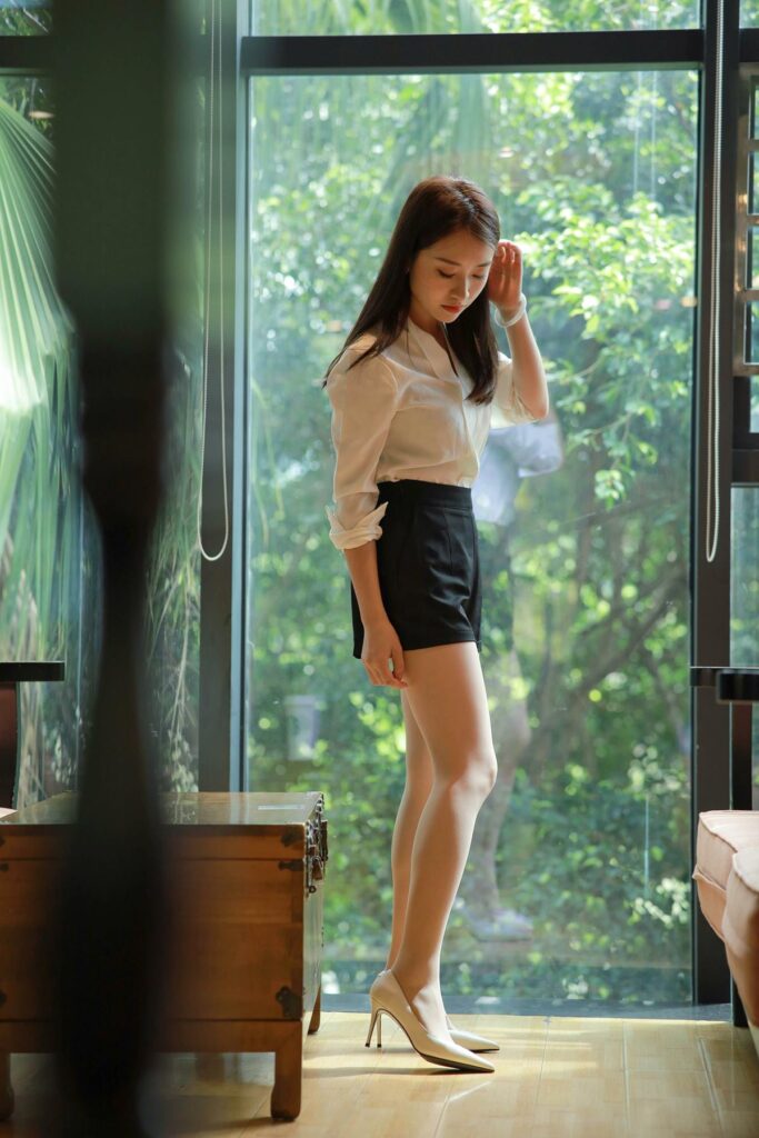 [IESS異思趣向] 2021.11.03 絲享家 964：小婕《沙發(fā)上的佳人》[101P/115MB]插圖