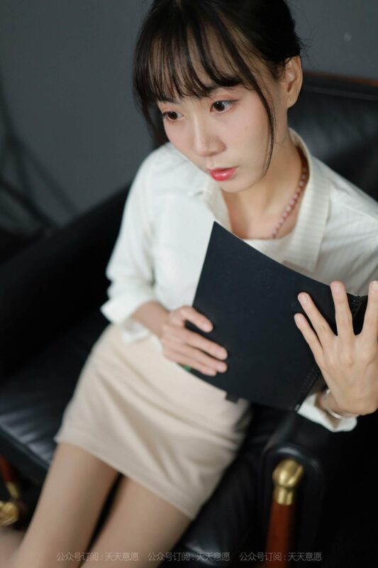 [IESS異思趣向] 2021.11.08 絲享家 969：團(tuán)團(tuán)《迷人的金色波紋》[96P/102MB]-無料攝影圈