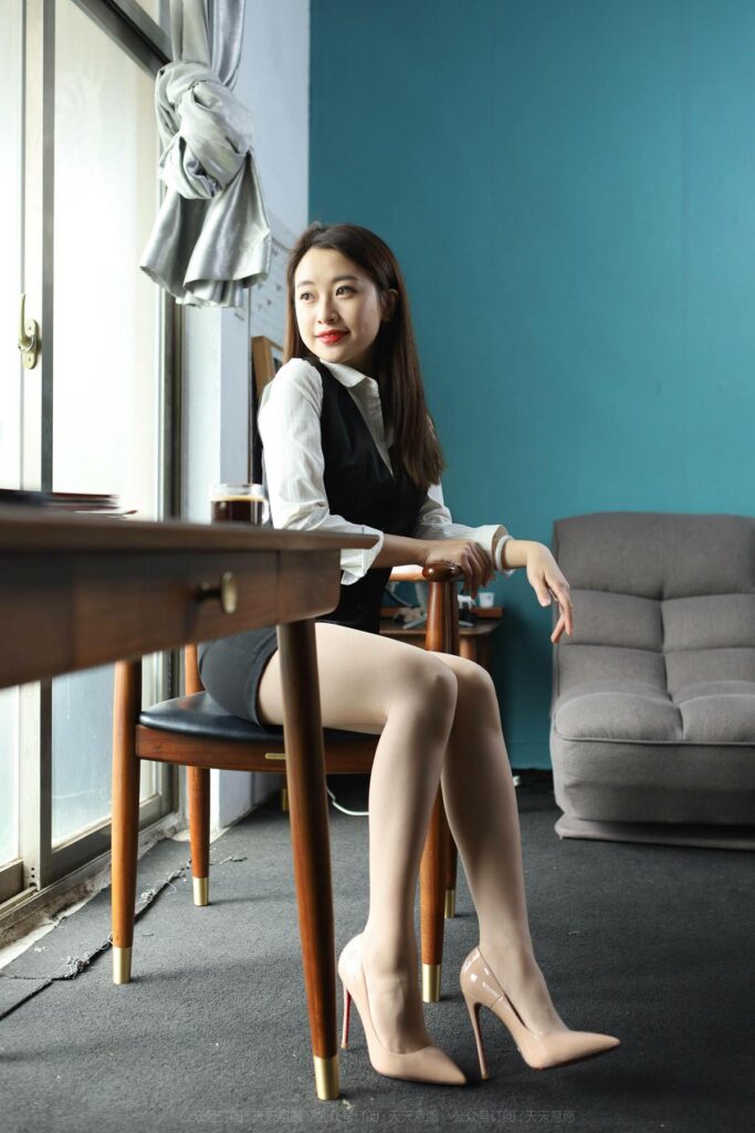 [IESS異思趣向] 2021.11.12 絲享家 972：小婕《周末陪你加班》[94P/96MB]插圖2