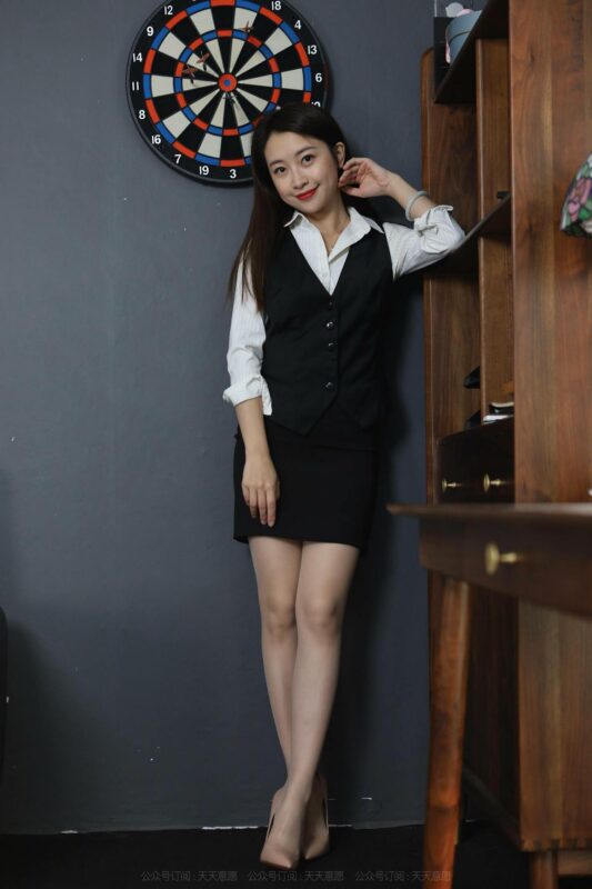 [IESS異思趣向] 2021.11.12 絲享家 972：小婕《周末陪你加班》[94P/96MB]-無料攝影圈