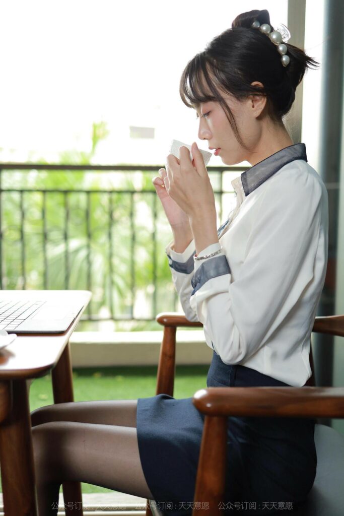 [IESS異思趣向] 2021.11.14 絲享家 974：團(tuán)團(tuán)《長腿打字員》[99P/111MB]插圖2