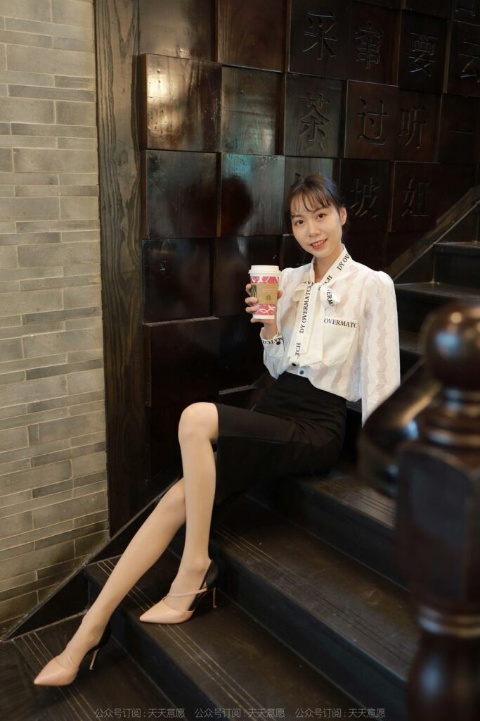 [IESS異思趣向] 2022.01.01 絲享家 981：團(tuán)團(tuán)《氣質(zhì)一步裙》[91P/109MB]插圖2