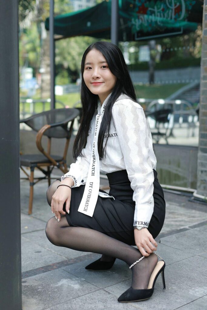 [IESS異思趣向] 2022.2.11 絲享家 1002：婉萍《姓感OL窄裙》[90P/119MB]插圖3