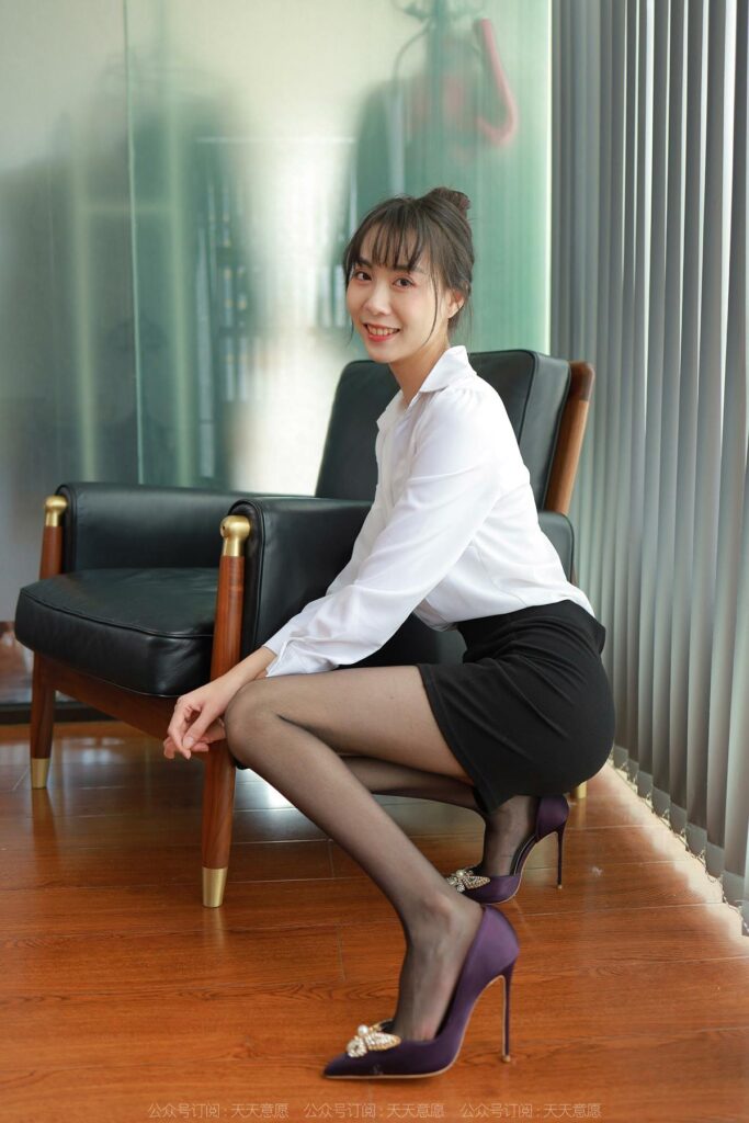 [IESS異思趣向] 2022.3.12 絲享家 1026：團(tuán)團(tuán)《紫色蝴蝶高跟》[93P/106MB]插圖3