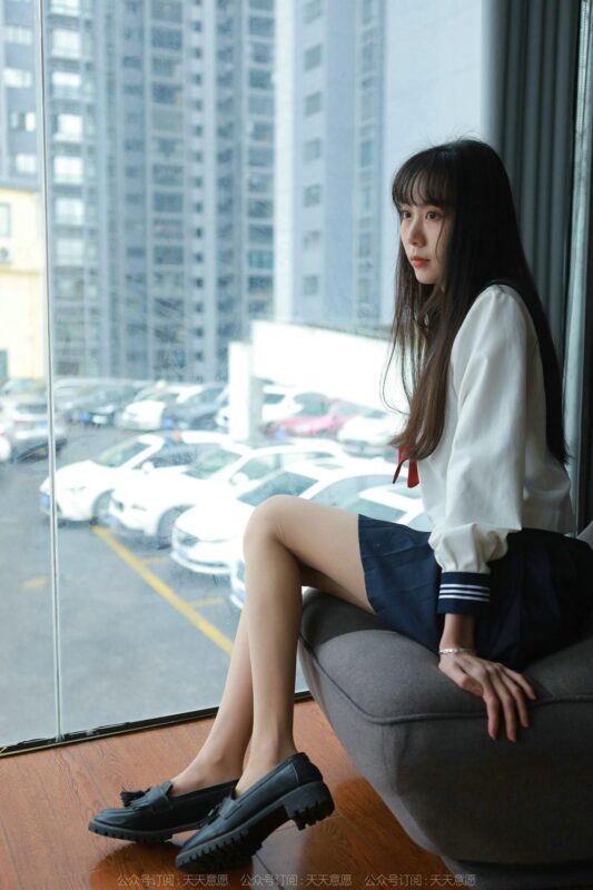 [IESS異思趣向] 2022.3.3 絲享家 1018：團團《可愛JK裝》[82P/97MB]-無料攝影圈