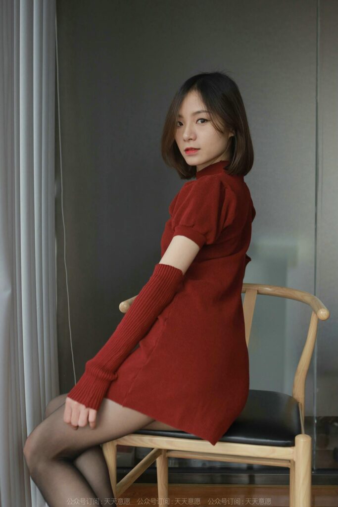 [IESS異思趣向] 2022.3.9 絲享家 1023：小六《紅裙嘿絲自拍》[84P/97MB]插圖