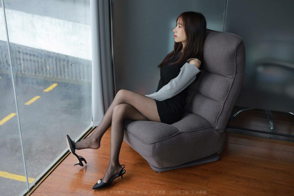 [IESS異思趣向] 2022.3.26 絲享家 1040：美子《沙發(fā)上的嘿絲》[97P/107MB]插圖3
