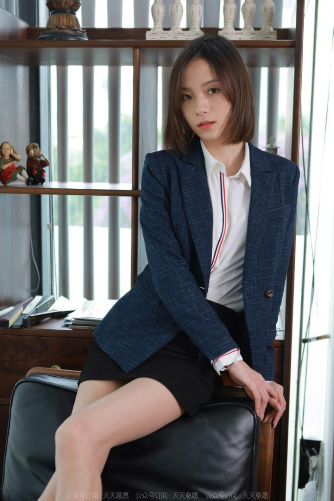 [IESS異思趣向] 2022.4.2 絲享家 1047：小六《長(zhǎng)腿包臀裙》[81P/93MB]插圖3