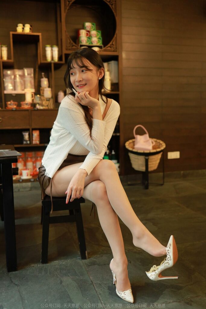 [IESS異思趣向] 2022.4.27 絲享家 1072：秋秋《迷人事業(yè)線》[83P/101MB]插圖