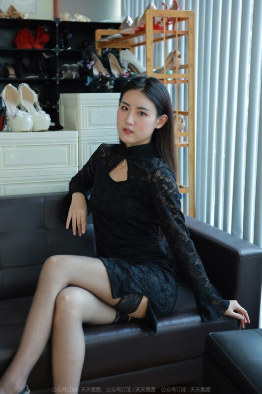 [IESS異思趣向] 2022.4.28 絲享家 1073：小寶《半筒嘿絲》[73P/86MB]-無(wú)料攝影圈