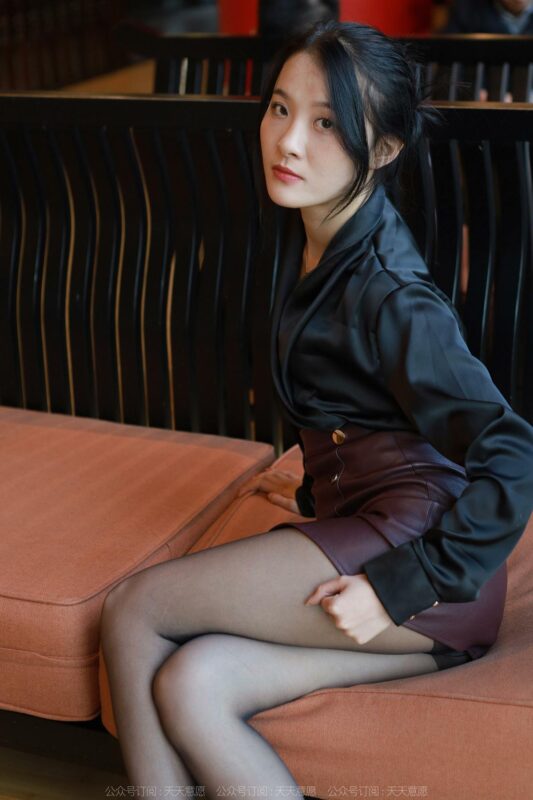 [IESS異思趣向] 2022.4.29 絲享家 1074：婉萍《褐色皮裙》[89P/174MB]-無料攝影圈