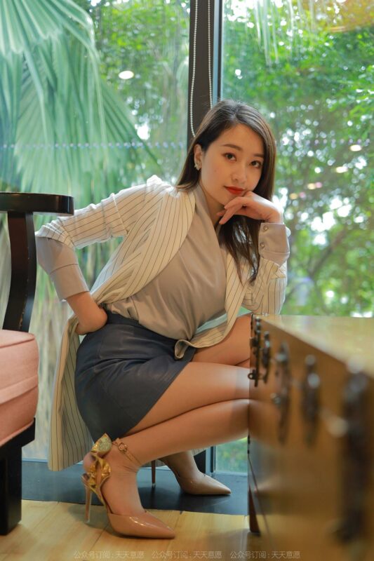 [IESS異思趣向] 2022.5.5 絲享家 1079：小婕《4月佳人》[90P/158MB]-無料攝影圈