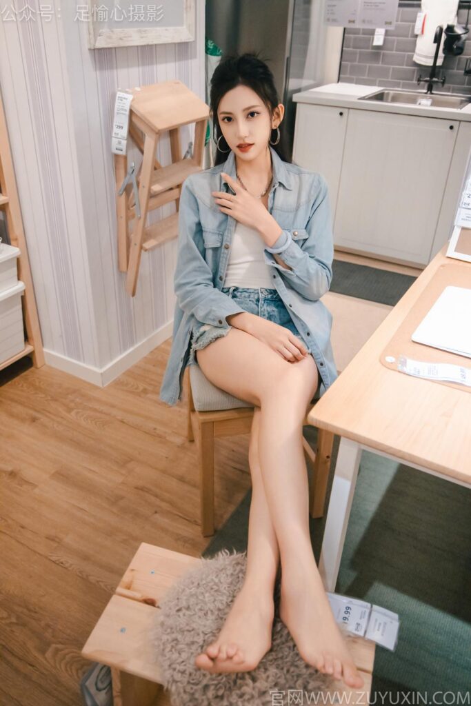 足愉心 NO.001 可樂（搭配：白T、牛仔短褲、板鞋、白棉襪、裸足）[120P/2V/12.9GB]插圖3