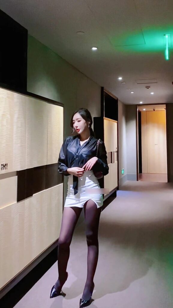 王馨瑤Yanni – 黑色透視襯衣[1V/511MB]插圖1