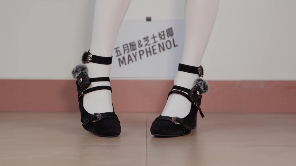 芝士好椰 NO.097 – 聽！把麥克風(fēng)別在鞋上！黑色維莉雅[1V/494MB]插圖3