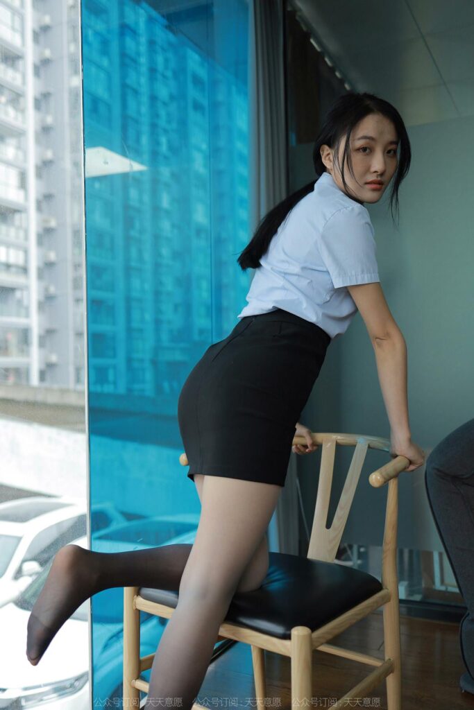 [IESS異思趣向] 2022.5.27 絲享家 1100：婉萍《迷人漸變絲》[93P/101MB]插圖