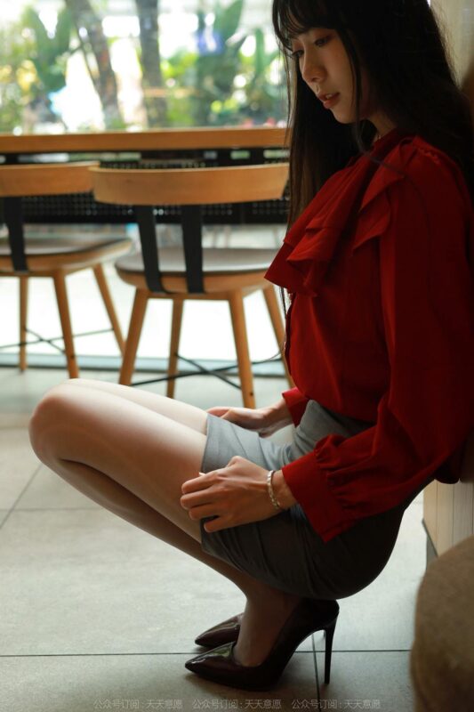 [IESS異思趣向] 2022.6.2 絲享家 1105：團(tuán)團(tuán)《對(duì)面的美女同事》[86P/93MB]-無(wú)料攝影圈