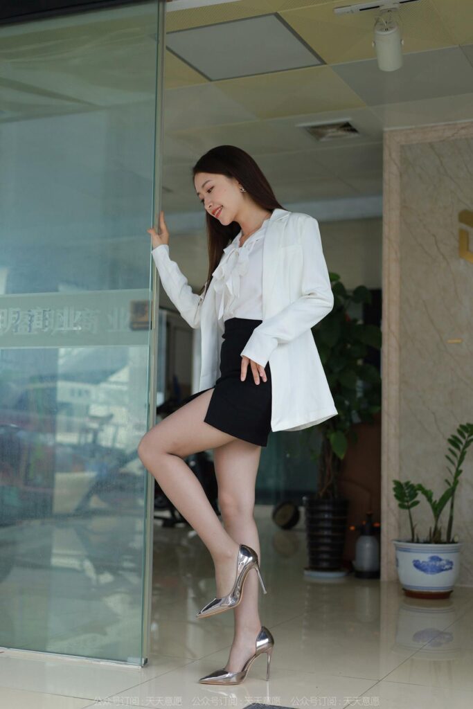 [IESS異思趣向] 2022.6.11 絲享家 1114：小婕《冷艷嘿絲》[82P/131MB]插圖