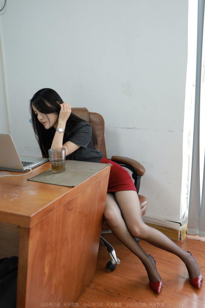 [IESS異思趣向] 2022.7.6 絲享家 1139：婉萍《嘿絲辦公室》[90P/81MB]插圖2