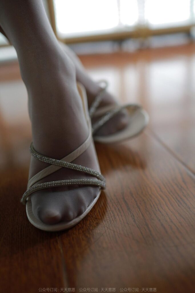 [IESS異思趣向] 2022.7.20 絲享家 1153：婉萍《灰絲涼鞋》[82P/82MB]插圖1