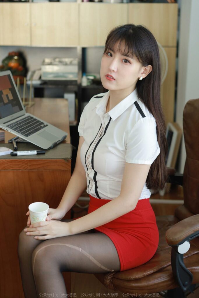 [IESS異思趣向] 2022.8.18 絲享家 1181：小寶《烈焰紅裙》[90P/86MB]插圖3