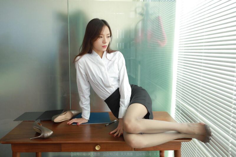 [IESS異思趣向] 2022.10.25 絲享家 1248 小六《灰絲平板》[92P/94MB]-無料攝影圈