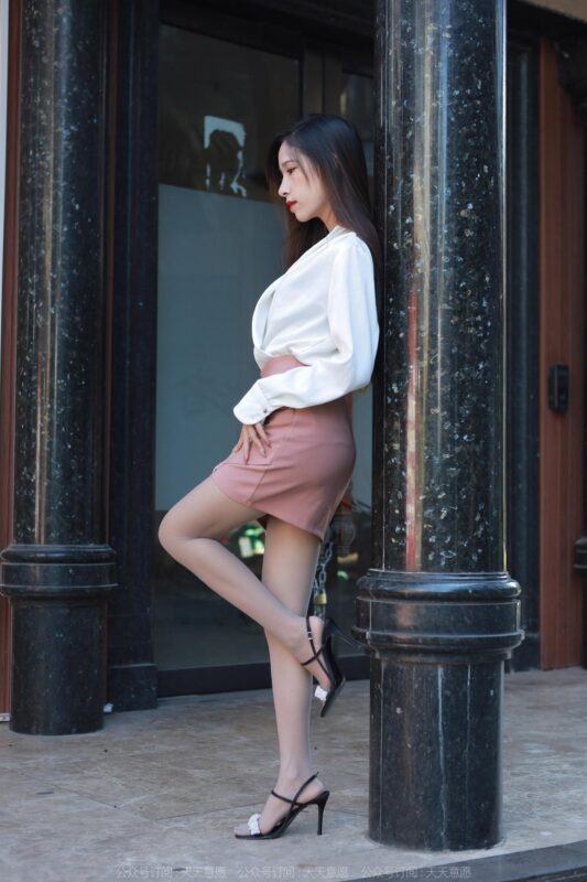 [IESS異思趣向] 2022.10.27 絲享家 1250 美子《街角的愛人》[88P/92MB]-無料攝影圈