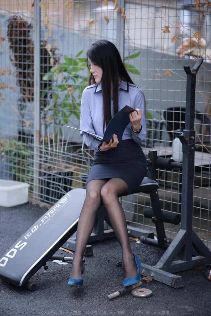 [IESS異思趣向] 2022.11.30 絲享家 1284 婉萍《嘿絲女秘》[84P/95MB]插圖2