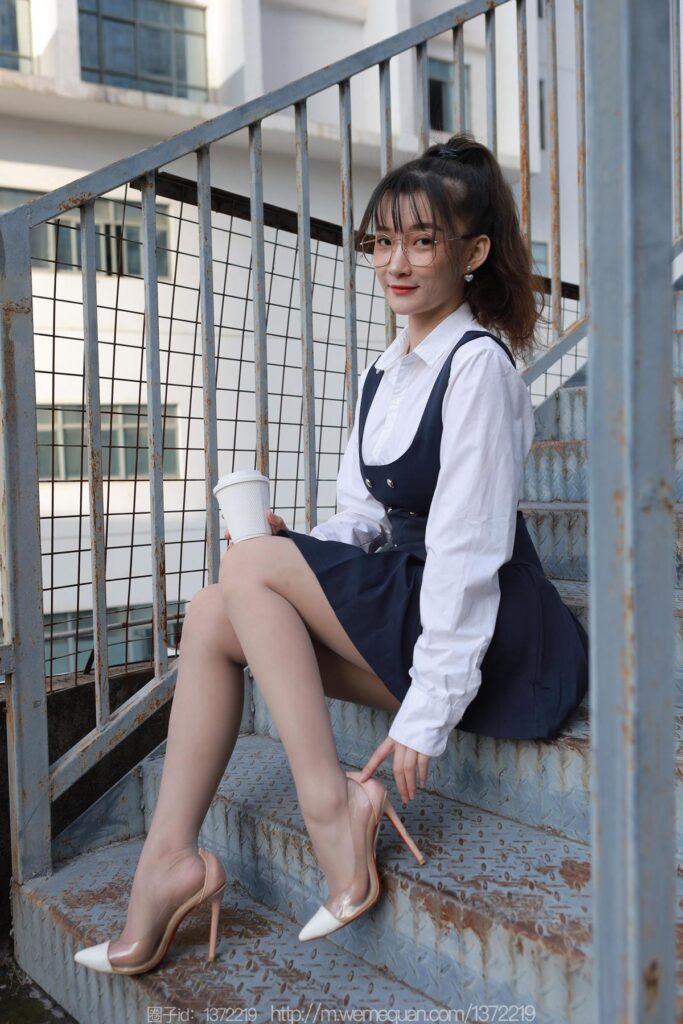 [IESS異思趣向] 2022.12.13 絲享家 1297 秋秋《樓梯偶遇婉萍》[79P/89MB]插圖3