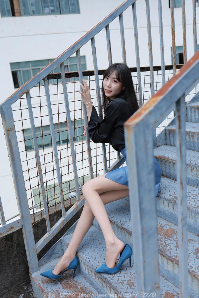 [IESS異思趣向] 2022.12.18 絲享家 1302 團(tuán)團(tuán)《迷人的藍(lán)色》[84P/106MB]插圖1