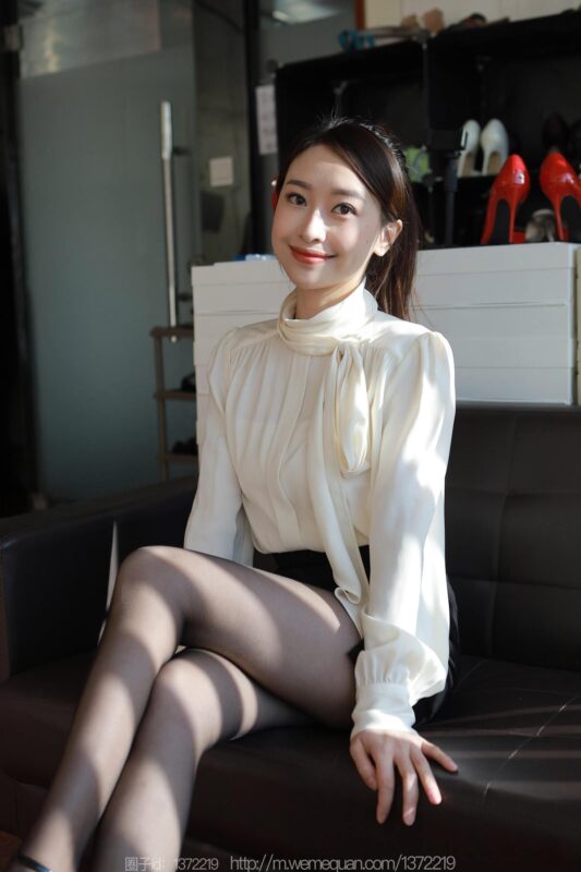 [IESS異思趣向] 2022.12.24 絲享家 1308 小婕《鏡前佳人》[83P/83MB]-無料攝影圈