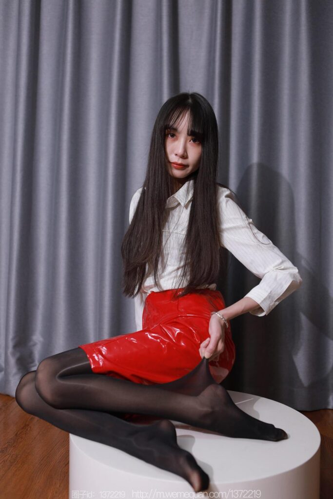 [IESS異思趣向] 2022.12.25 絲享家 1309 團(tuán)團(tuán)《紅色姓感漆皮》[89P/96MB]插圖3