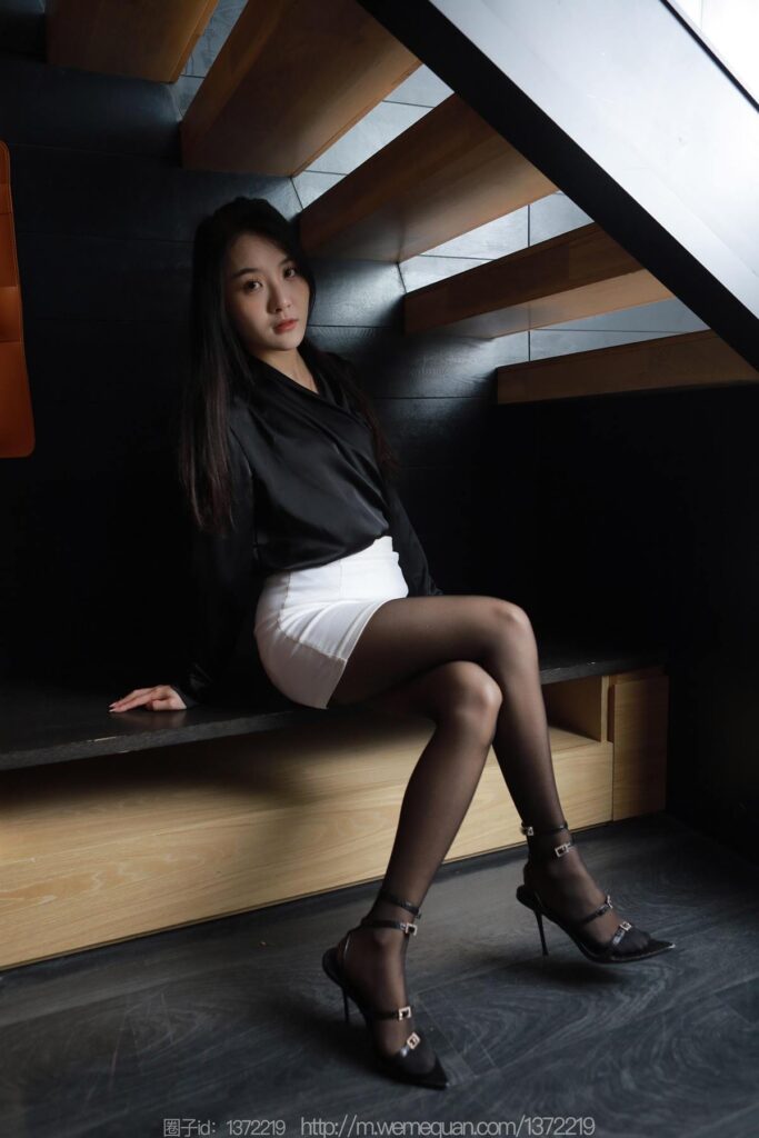 [IESS異思趣向] 2023.1.21 絲享家 1336 婉萍《房間里的OL》[89P/87MB]插圖