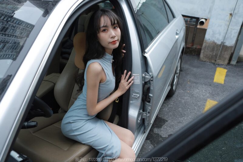 [IESS異思趣向] 2023.1.26 絲享家 1341 團團《在車上干嘛？》[77P/90MB]-無料攝影圈