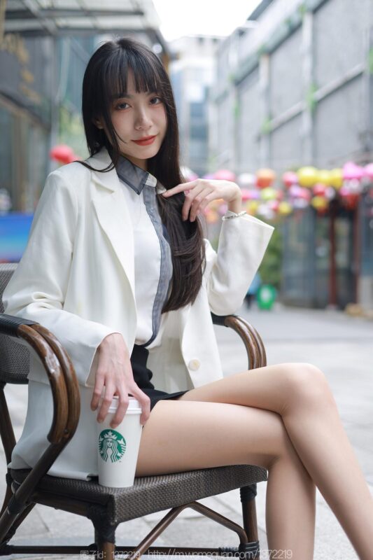 [IESS異思趣向] 2023.2.18 絲享家 1365 團團《街拍OL美女》[89P/93MB]-無料攝影圈