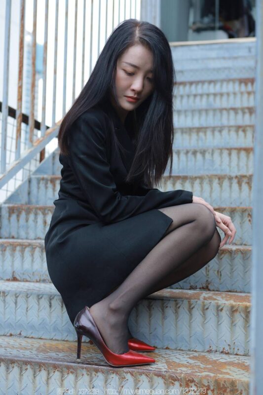 [IESS異思趣向] 2023.4.18 絲享家 1425 婉萍《小辣椒》[85P/96MB]-無料攝影圈