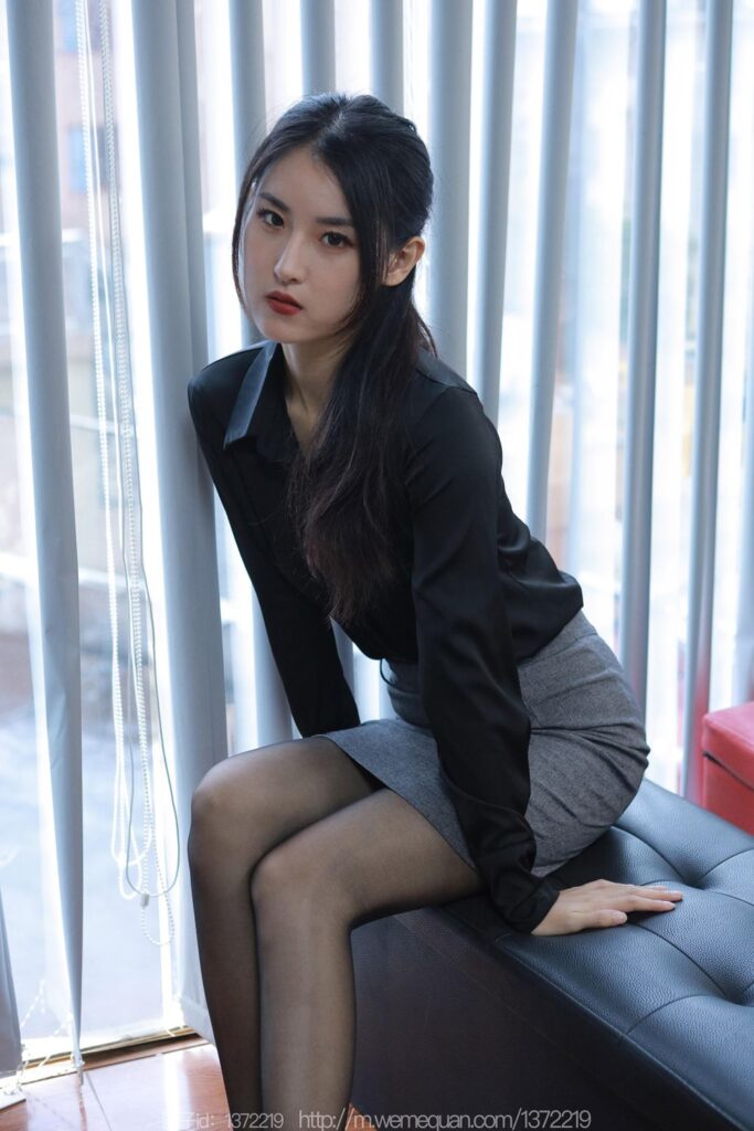 [IESS異思趣向] 2023.5.12 絲享家 1449 小寶《灰裙OL》[85P/108MB]插圖