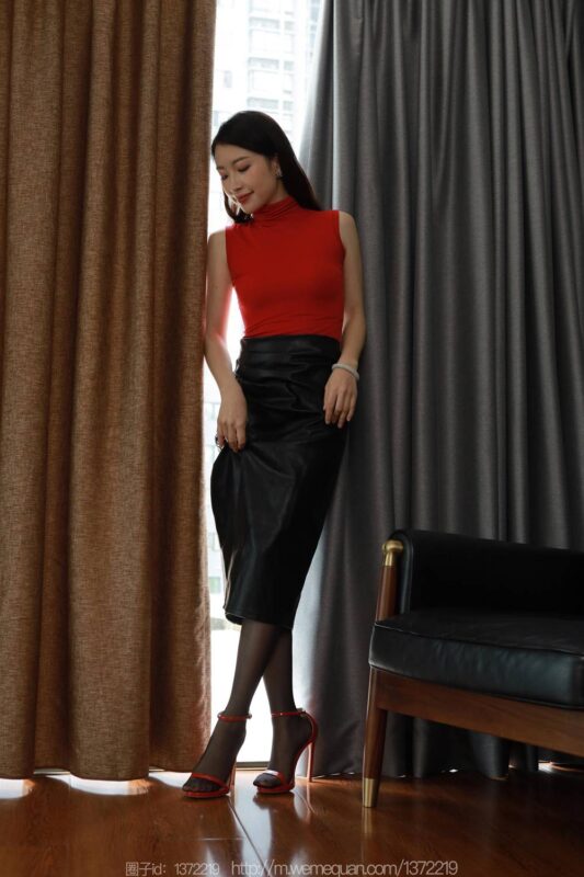 [IESS異思趣向] 2023.5.23 絲享家 1459 小婕《暗里紅》[80P/87MB]-無料攝影圈