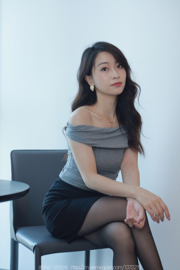 [IESS異思趣向] 2023.7.31 絲享家 1494 小婕《緊身的包臀裙》[85P/71MB]插圖