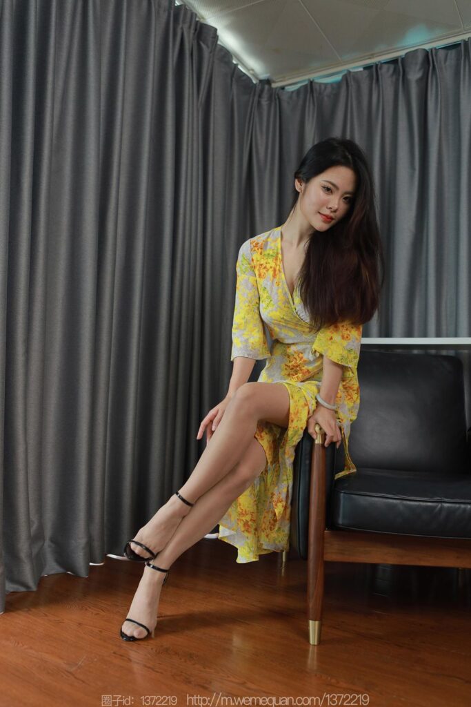 [IESS異思趣向] 2023.8.18 絲享家 1510 兔兔《黃色戰(zhàn)袍》[82P/89MB]插圖3