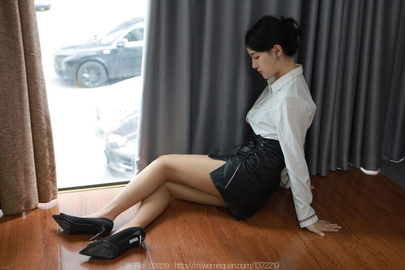 [IESS異思趣向] 2023.10.01 絲享家 1547 小寶《不開燈的房間》[77P/74MB]-無料攝影圈