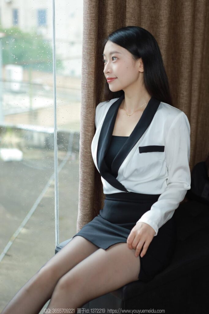 [IESS異思趣向] 2024.09.05 絲享家 1838 小婕《黑白職業(yè)裝（上）》[85P/75MB]插圖3