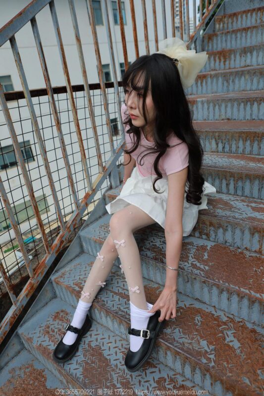 [IESS異思趣向] 2024.10.27 絲享家 1882 團團《破洞而出》[90P/98MB]-無料攝影圈