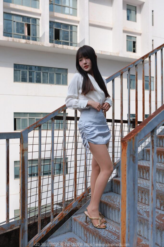 [IESS異思趣向] 2024.11.08 絲享家 1893 婉萍《藍(lán)色短裙（上）》[80P/90MB]插圖1