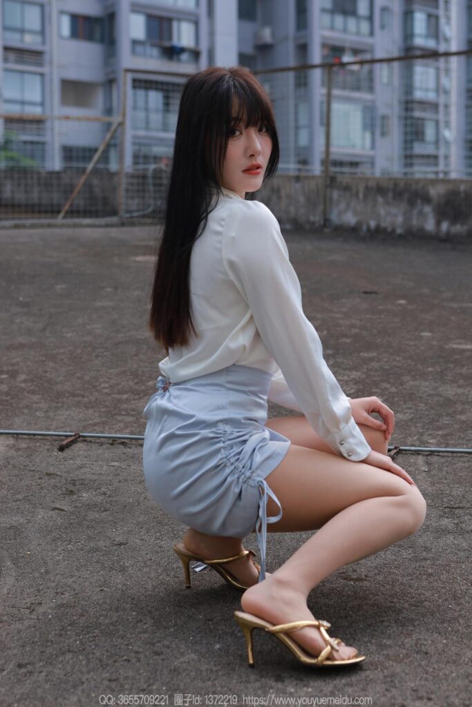 [IESS異思趣向] 2024.11.10 絲享家 1894 婉萍《藍(lán)色短裙（下）》[89P/108MB]插圖2